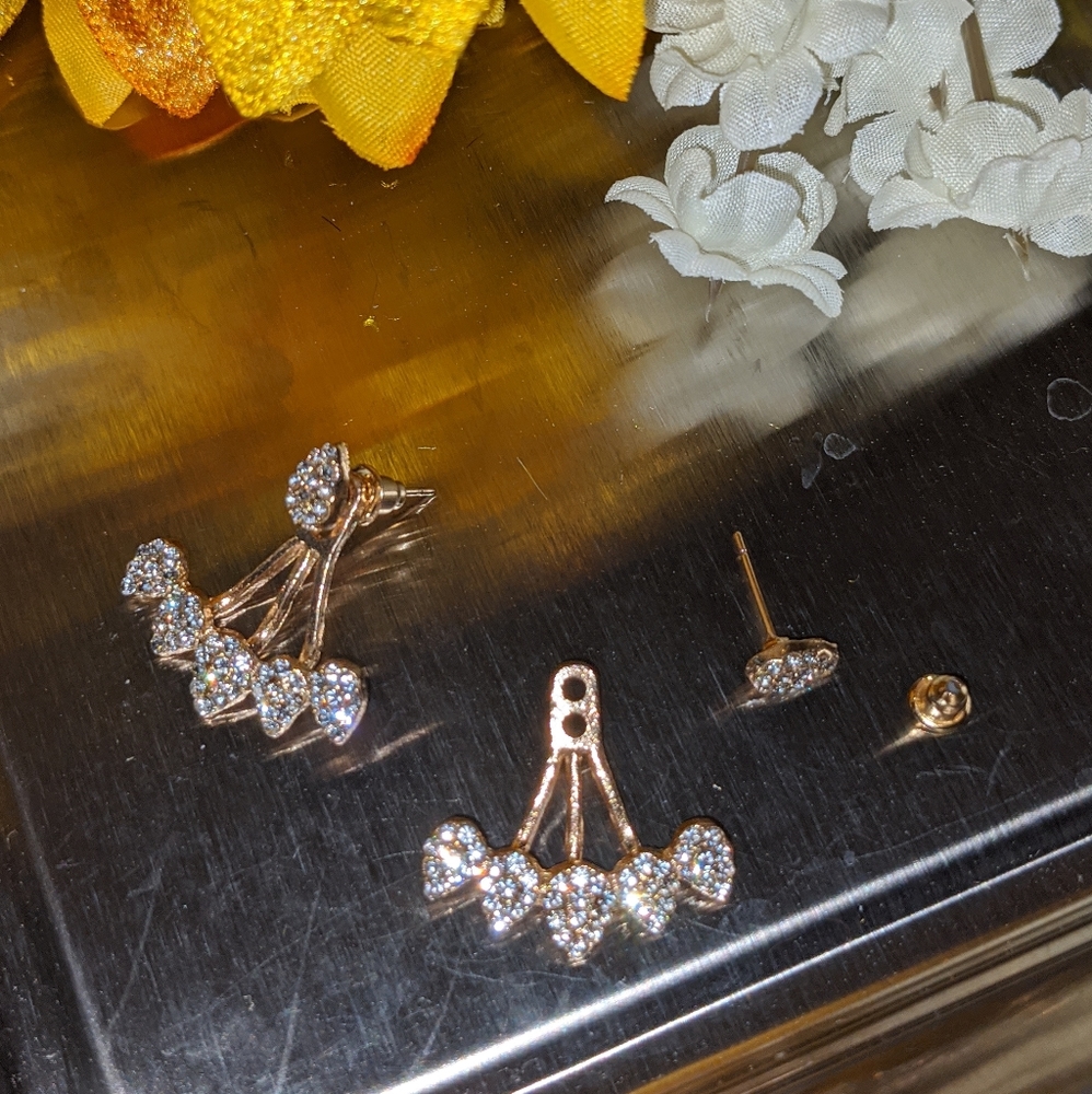 SOLD SOLD SOLD Vintage Gold Tone Rhinestone Hanger Earrings - Picture 5 of 11